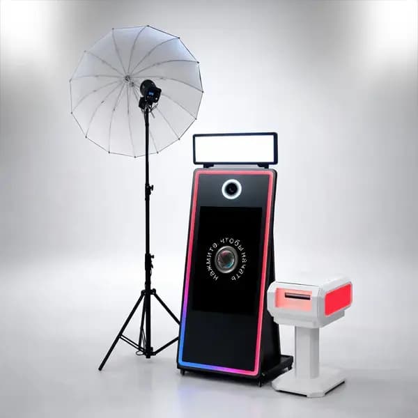 Селфизеркало с сенсорным экраном на мероприятии