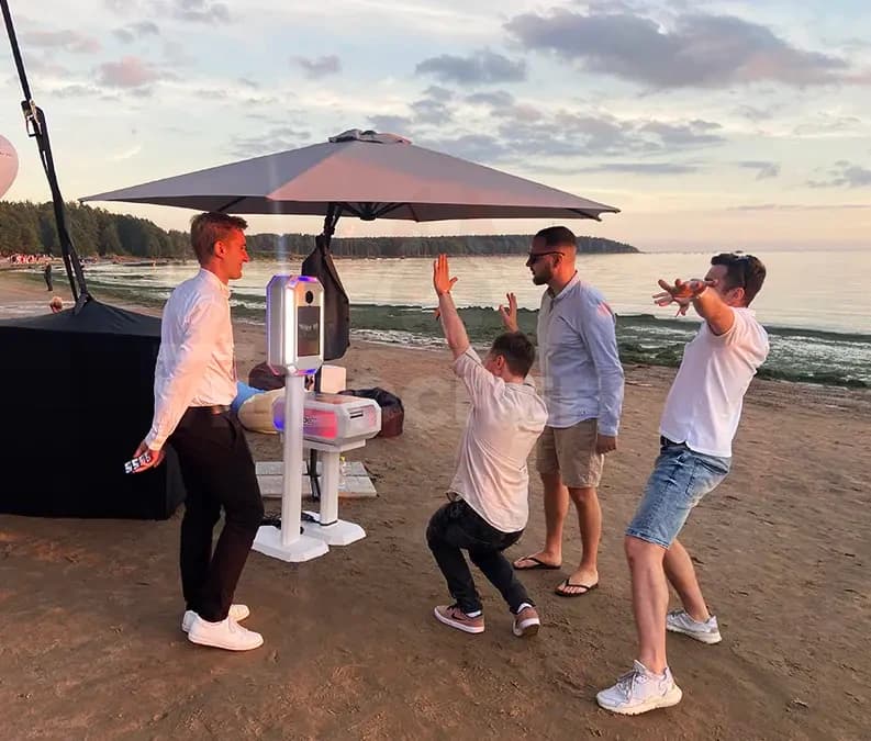 Фотобудка MixUp на вечеринке с видеосъемкой и эффектами