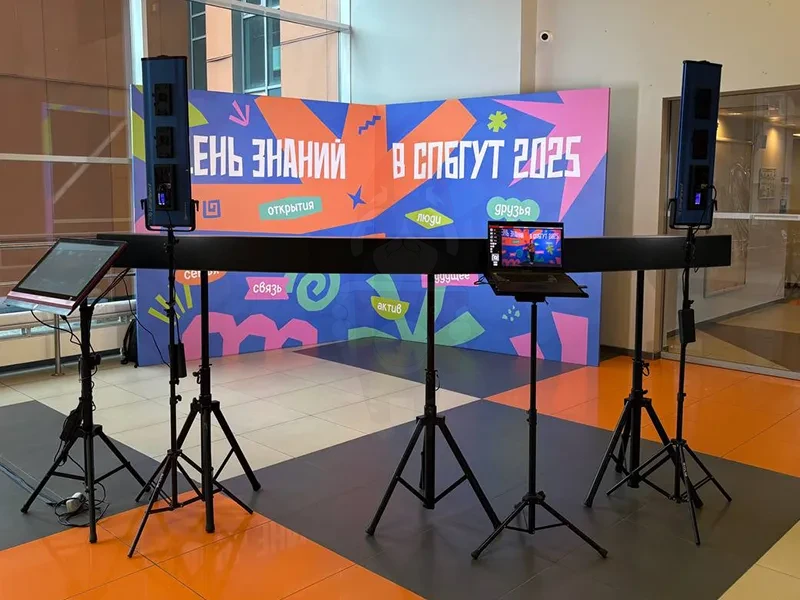 3D-фотозона на Дне знаний в СПбГУТ 2025 с ярким оформлением
