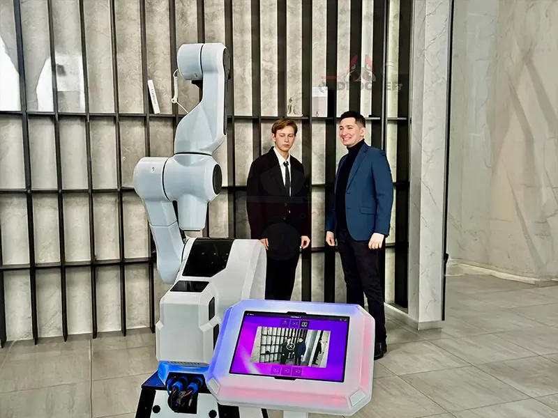 Робот-манипулятор на гала-ужине