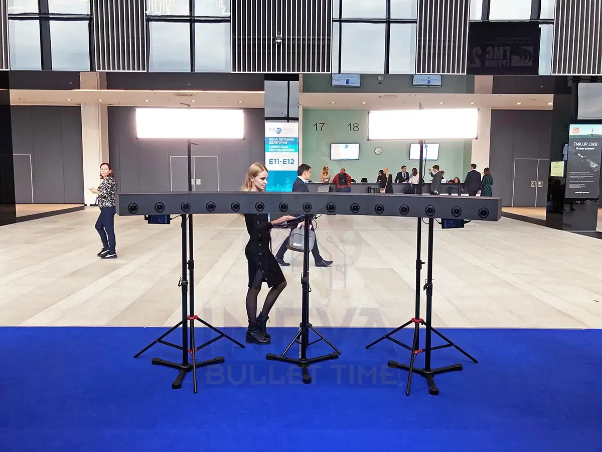 Гости форума у фотозоны Bullet Time на ПМГФ-2018