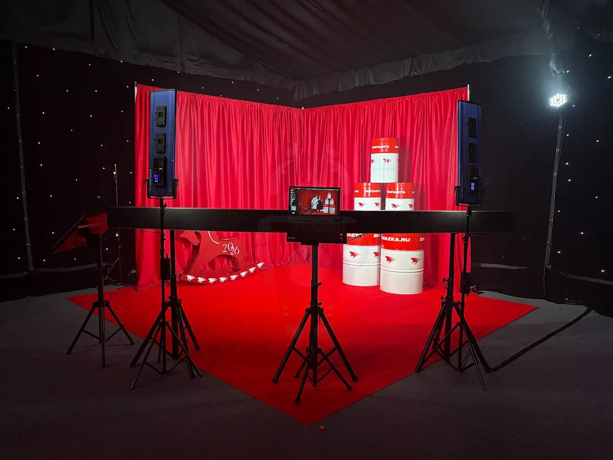 Система Bullet Time с брендированными бочками ВМПАВТО, красной ковровой дорожкой и звёздным задником