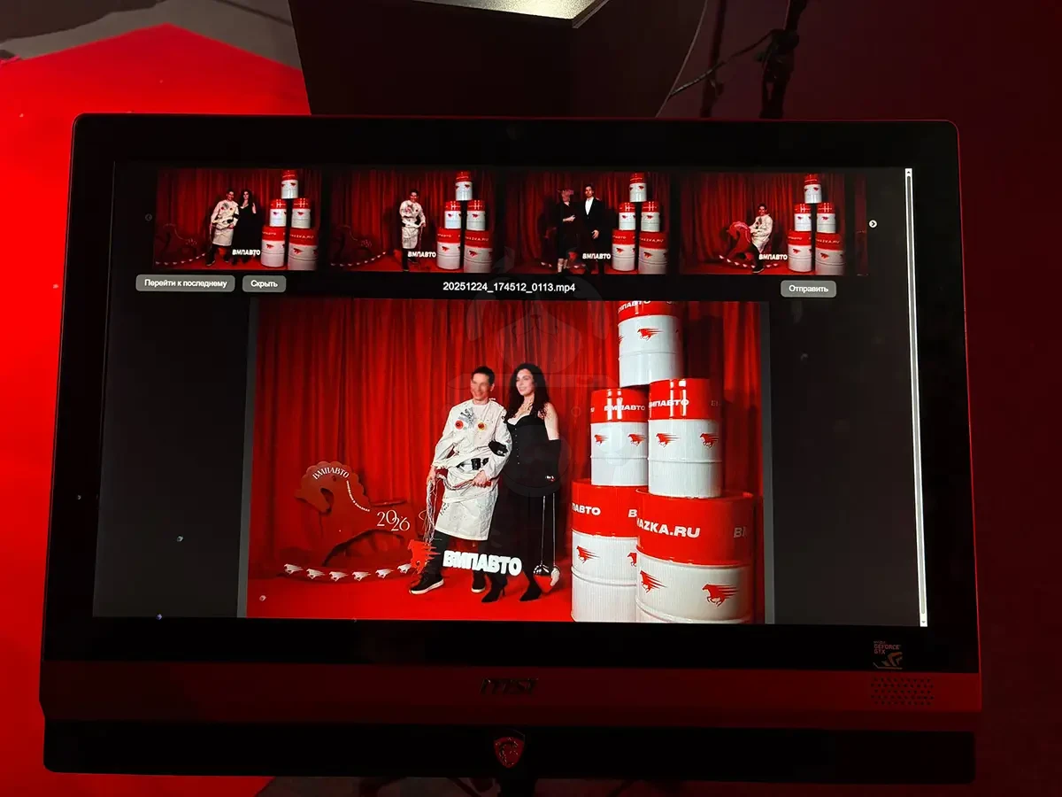 Монитор управления Bullet Time с результатами съёмки гостей корпоратива ВМПАВТО