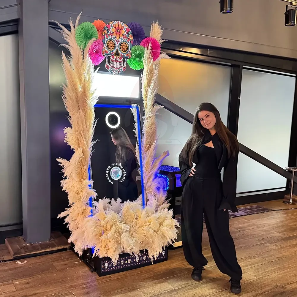 Селфизеркало на открытой площадке городского фестиваля