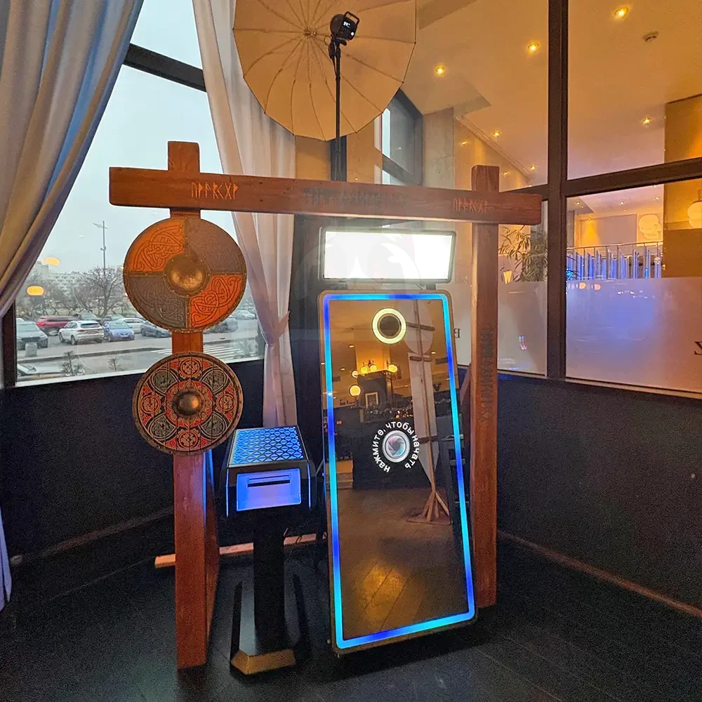 Аренда селфизеркала на корпоратив с брендированными фотографиями