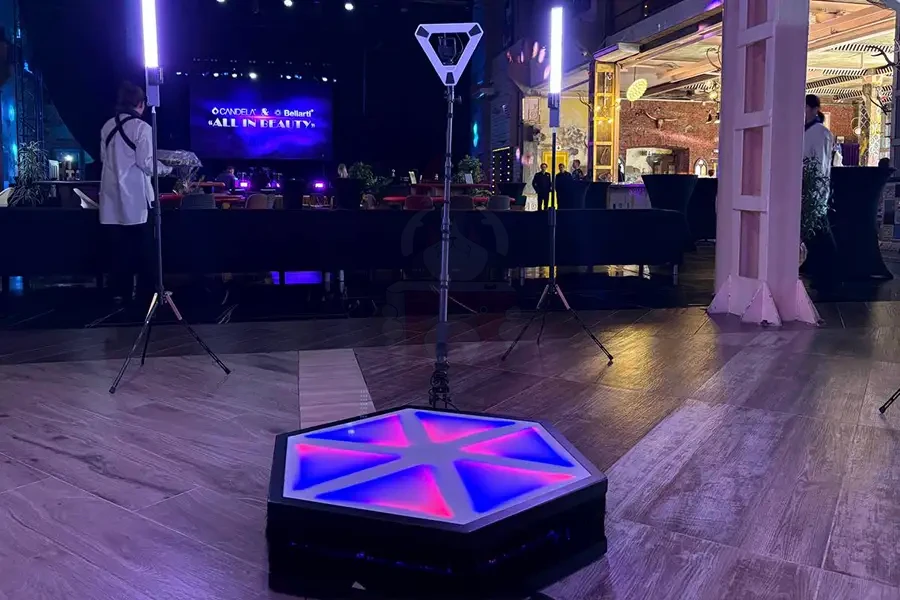 Видеоспиннер с видеосветом Триангл на мероприятии