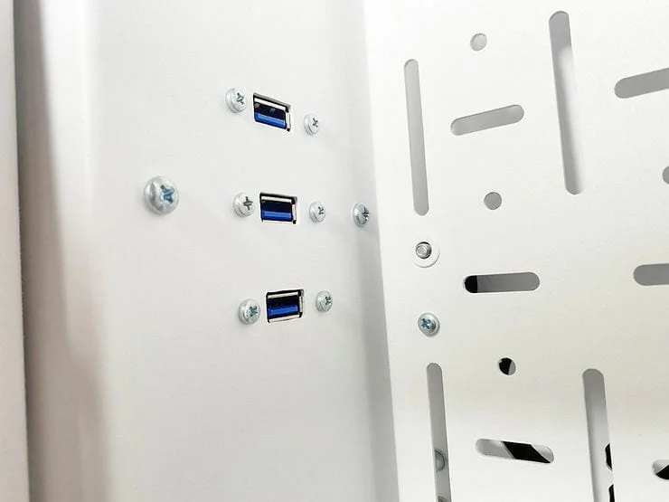 Три USB-порта будки